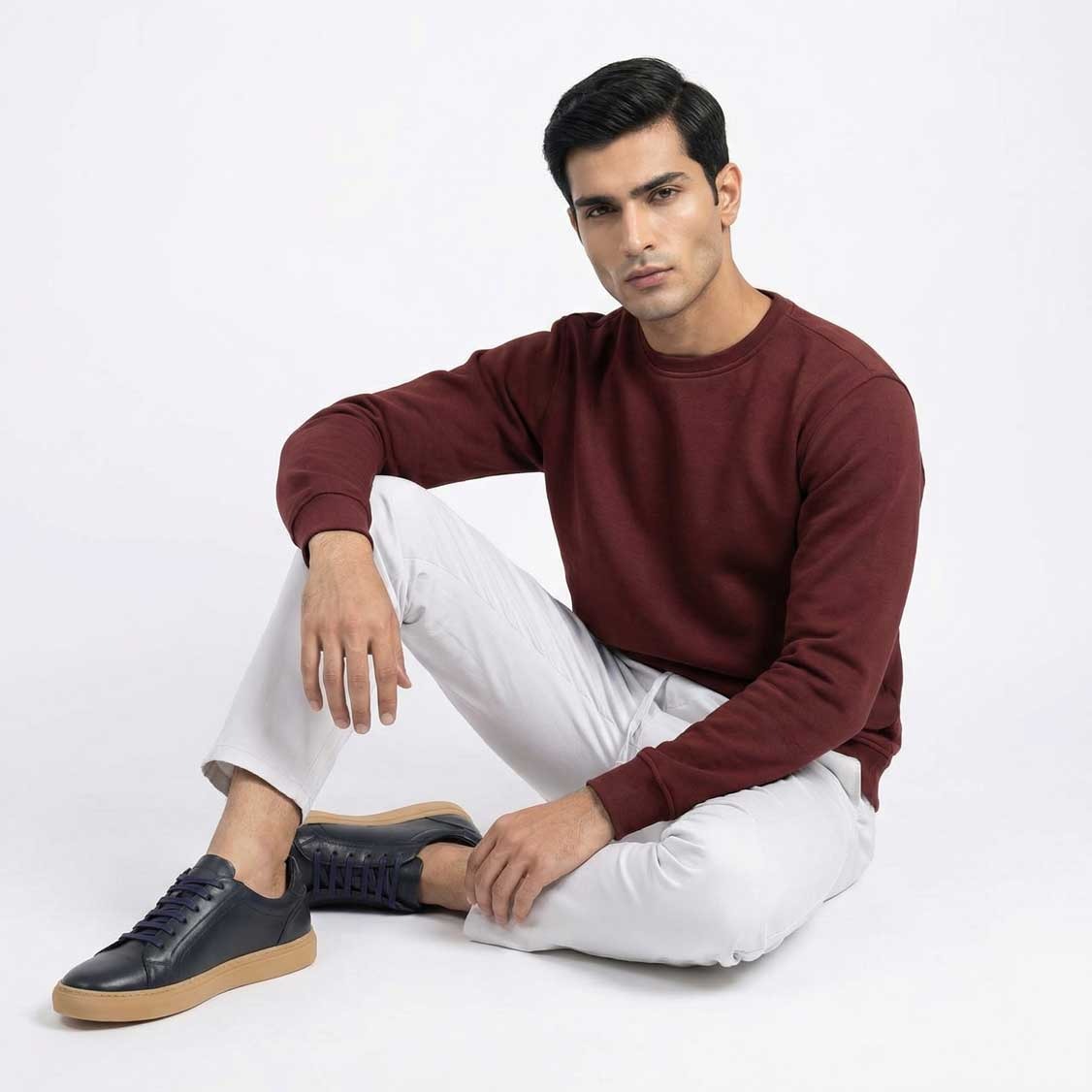 Smart Fit burgundy Round Sweatshirt - Image 4